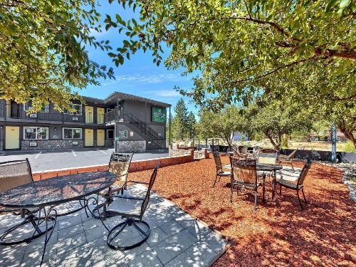 Secrets Inn Lake Tahoe image 42