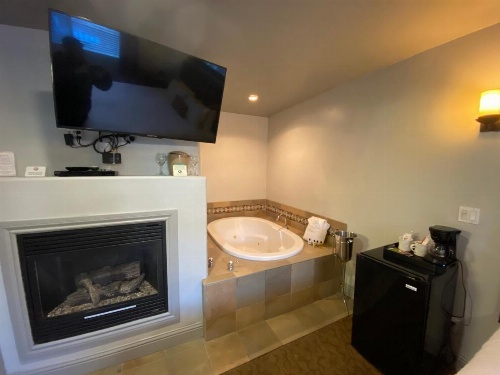 Secrets Inn Lake Tahoe image 6